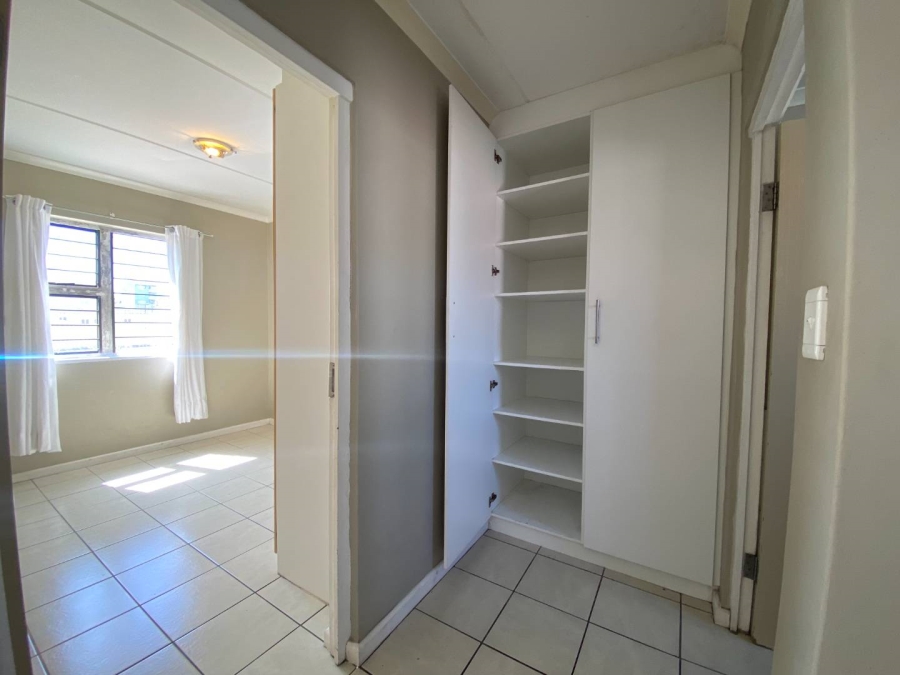 1 Bedroom Property for Sale in Maitland Western Cape